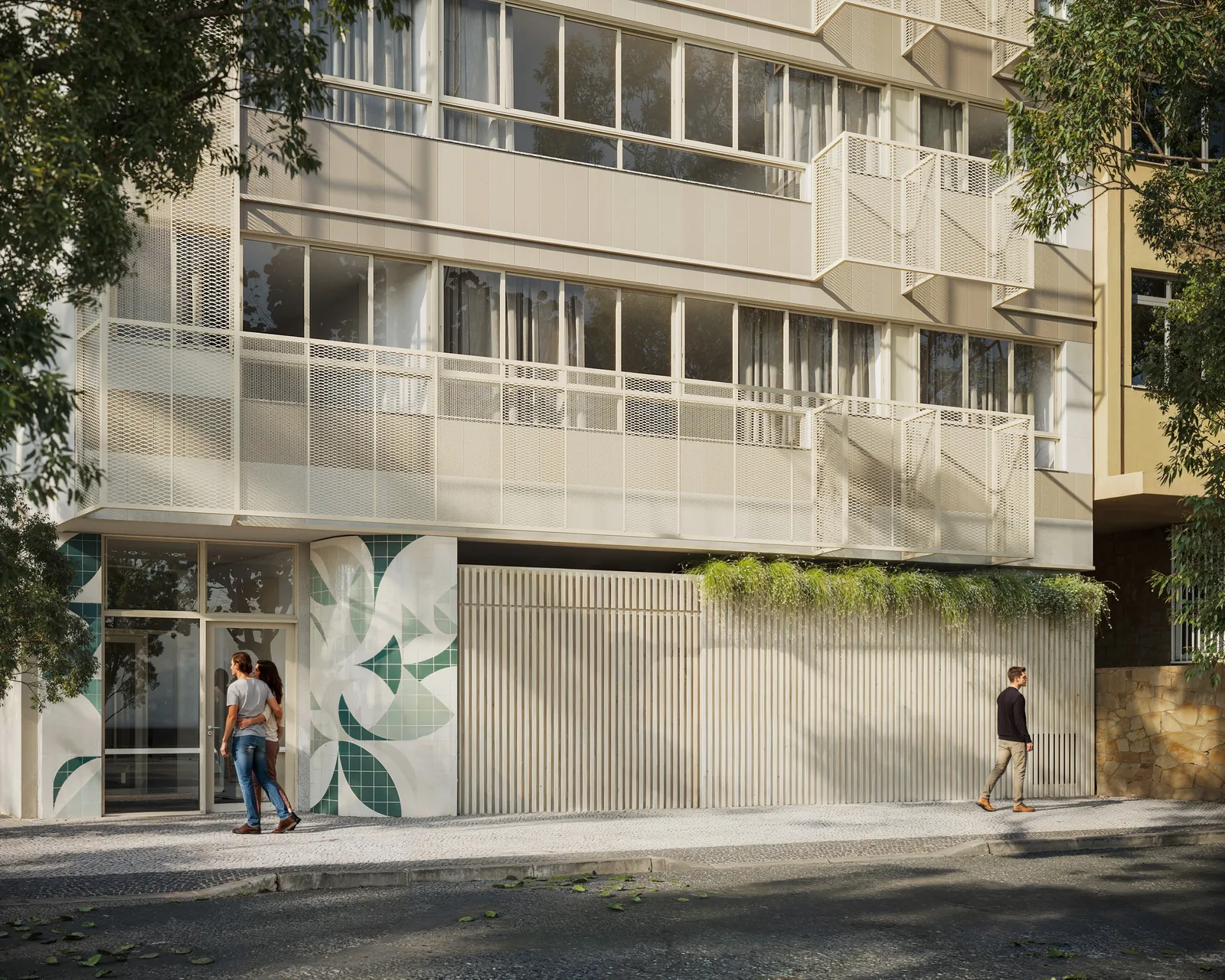 Entrada do prédio com painel de azulejos e pessoas na calçada